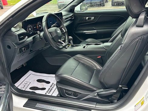 Used 2025 Ford Mustang Premium RWD image 11