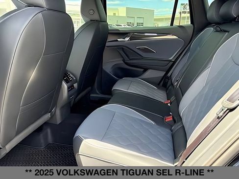 Used 2025 Volkswagen Tiguan SEL R-Line AWD/4WD image 13