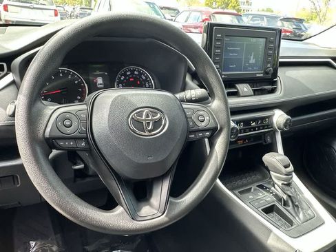 Used 2022 Toyota RAV4 XLE FWD image 13