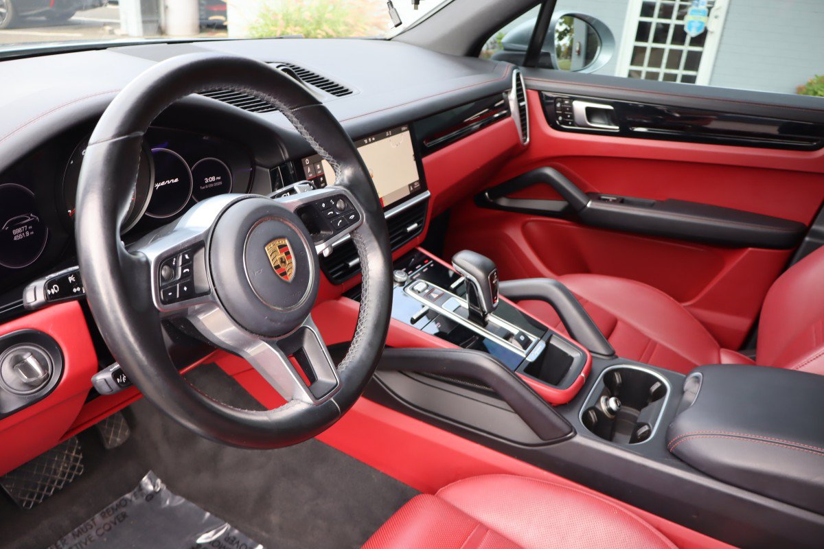 Used 2021 Porsche Cayenne AWD/4WD image 14