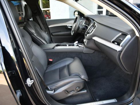 Used 2025 Volvo XC90 B6 Ultra w/ Lounge Package AWD/4WD image 33