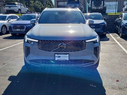 New 2025 Volvo XC90 B6 Core w/ Climate Package image 8