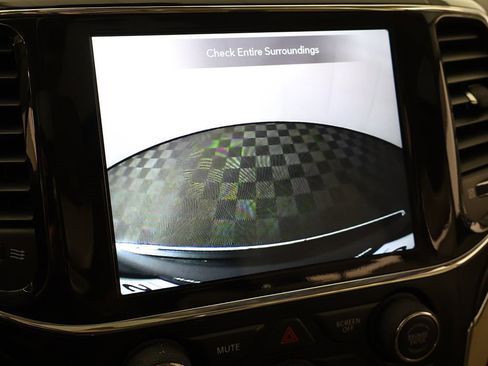 Used 2021 Jeep Grand Cherokee Limited image 49