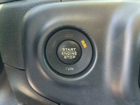 Used 2019 Jeep Wrangler Unlimited Sport S AWD/4WD image 29