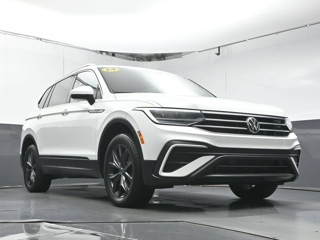 Used 2024 Volkswagen Tiguan SE FWD image 34