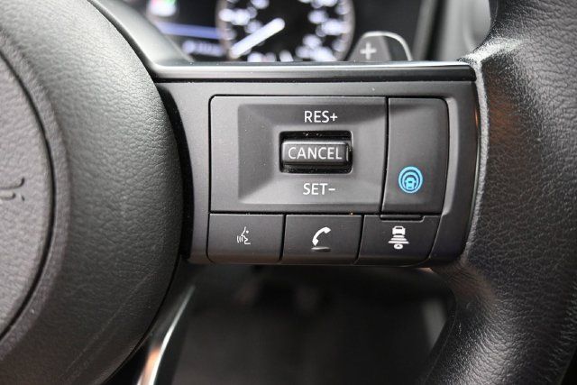 Used 2024 Nissan Rogue SV FWD image 26