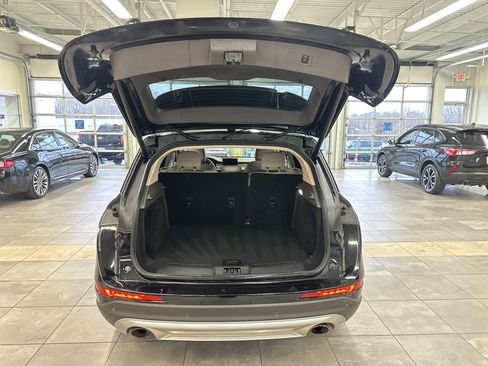 Used 2021 Lincoln Corsair AWD image 23