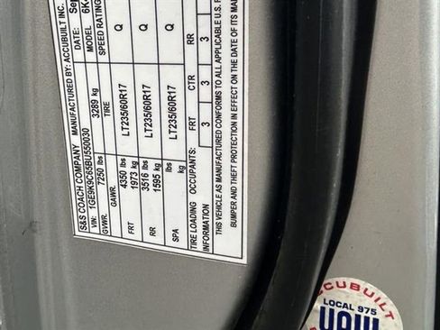 Used 2011 Cadillac DTS Limousine image 28