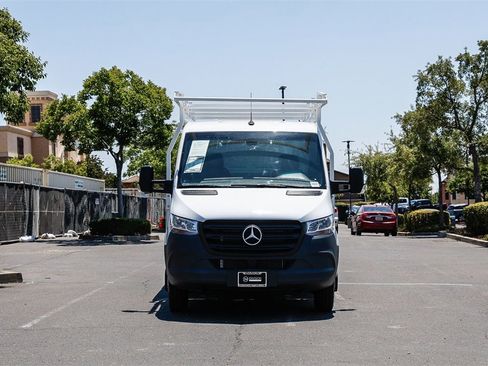 Used 2024 Mercedes-Benz Sprinter 4500 image 6