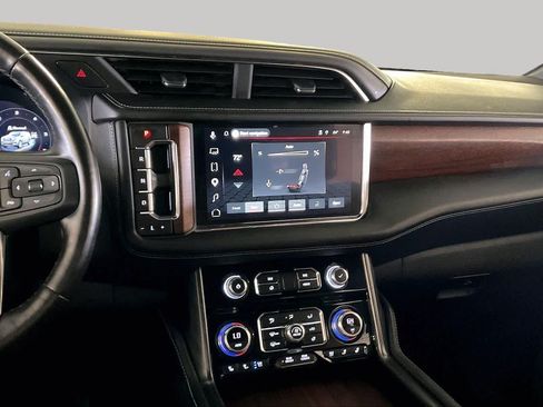 Used 2023 GMC Yukon XL Denali Ultimate AWD/4WD image 6