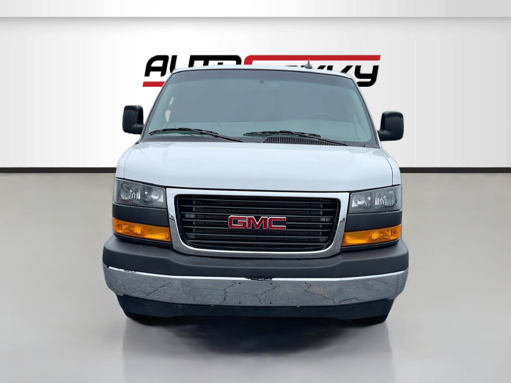 Used 2025 GMC Savana 3500 w/ Driver Convenience Package RWD image 2