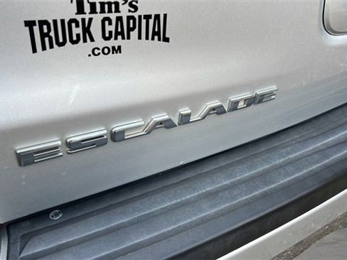 Used 2017 Cadillac Escalade Premium Luxury w/ LPO, Radiant Package image 5