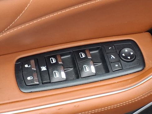 Used 2019 Maserati Levante GranLusso image 14