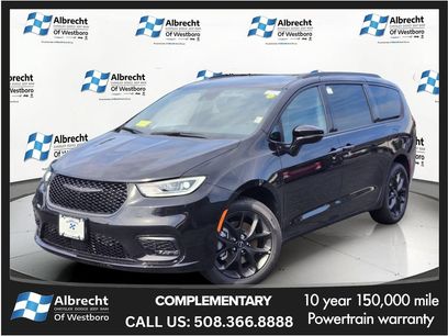New 2026 Chrysler Pacifica Limited w/ S Appearance Package