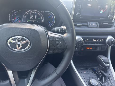 Used 2020 Toyota RAV4 XSE w/ Protection Package AWD/4WD image 20