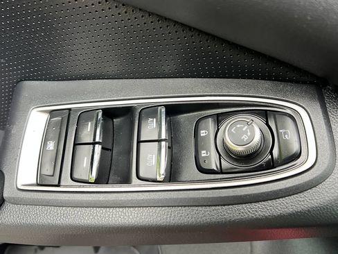 Used 2023 Subaru Ascent Touring AWD/4WD image 12