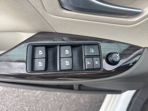 Used 2016 Toyota Sienna XLE image 21