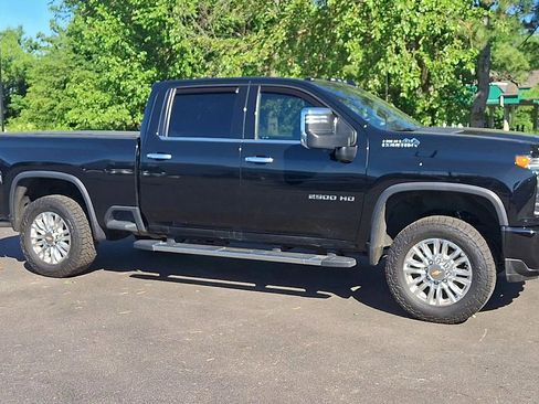 Certified 2023 Chevrolet Silverado 2500 High Country w/ Z71 Off-Road Package AWD/4WD image 4
