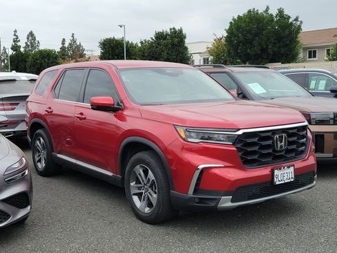 Used 2024 Honda Pilot EX-L image 3