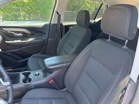 Used 2024 GMC Terrain SLE AWD/4WD image 3