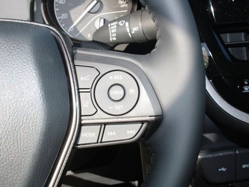 Used 2024 Toyota Camry SE image 17