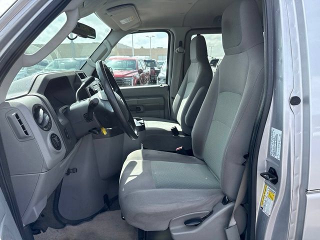 Used 2014 Ford E-350 and Econoline 350 XLT RWD image 10