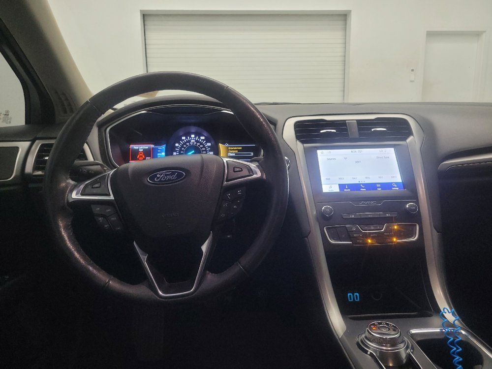 Used 2020 Ford Fusion SEL FWD image 22