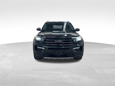 Used 2023 Ford Explorer XLT w/ Equipment Group 202A AWD/4WD image 5