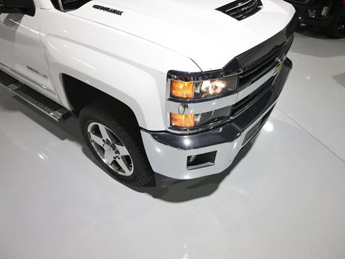 Used 2019 Chevrolet Silverado 2500 LTZ w/ Duramax Plus Package AWD/4WD image 12