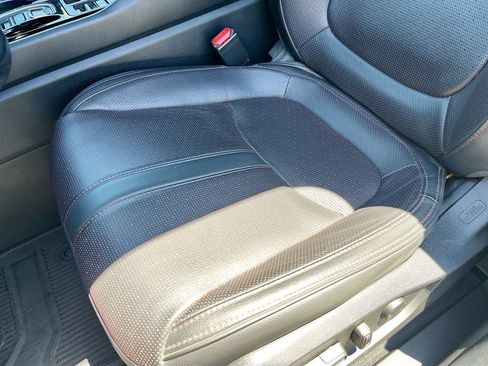 Used 2025 Honda Pilot Black Edition image 20