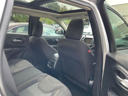 Used 2016 Jeep Cherokee 75th Anniversary image 23