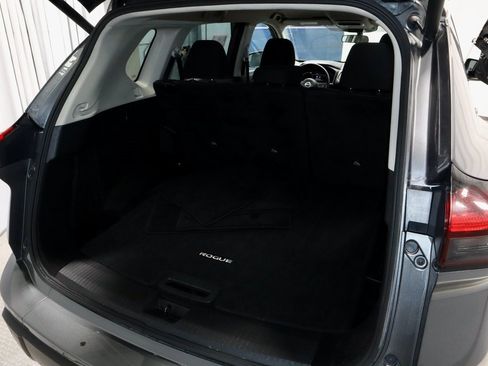 Certified 2024 Nissan Rogue SV image 16