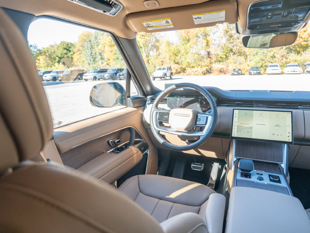 New 2027 Land Rover Range Rover Long Wheelbase SE AWD/4WD image 18