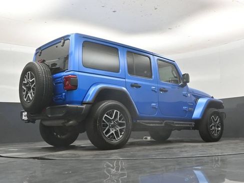 Used 2024 Jeep Wrangler Unlimited Sahara w/ Technology Group AWD/4WD image 47