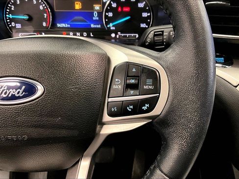 Used 2022 Ford Explorer XLT w/ Equipment Group 202A image 18