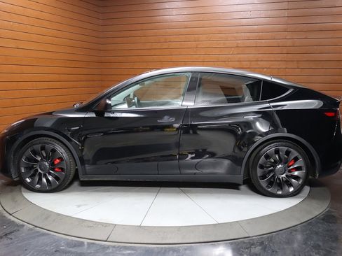 Used 2023 Tesla Model Y Performance image 19