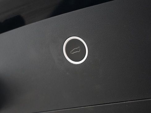 Used 2018 Tesla Model X 75D image 17