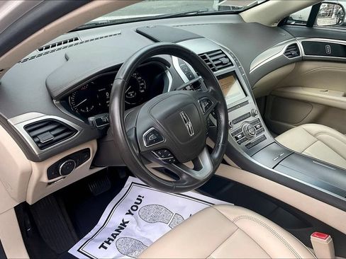 Used 2019 Lincoln MKZ Premiere FWD image 13