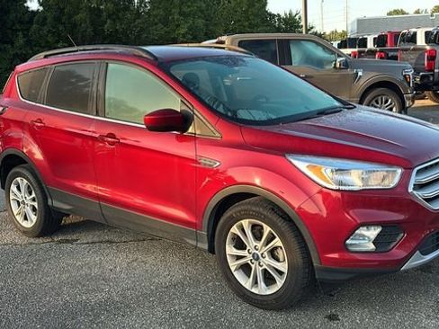 Used 2018 Ford Escape SE FWD image 25
