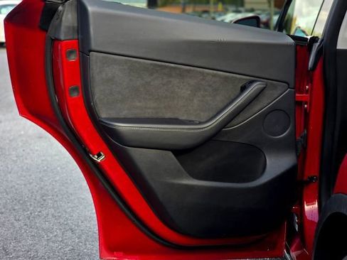 Used 2021 Tesla Model Y Long Range image 20