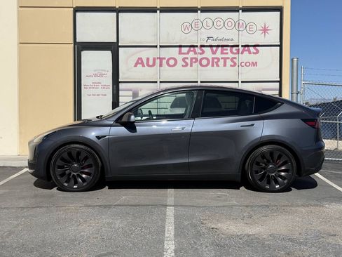 Used 2023 Tesla Model Y Performance AWD/4WD image 5