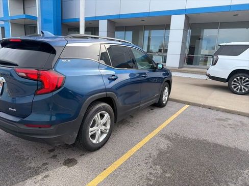 Used 2020 GMC Terrain SLE w/ Driver Convenience Package image 5