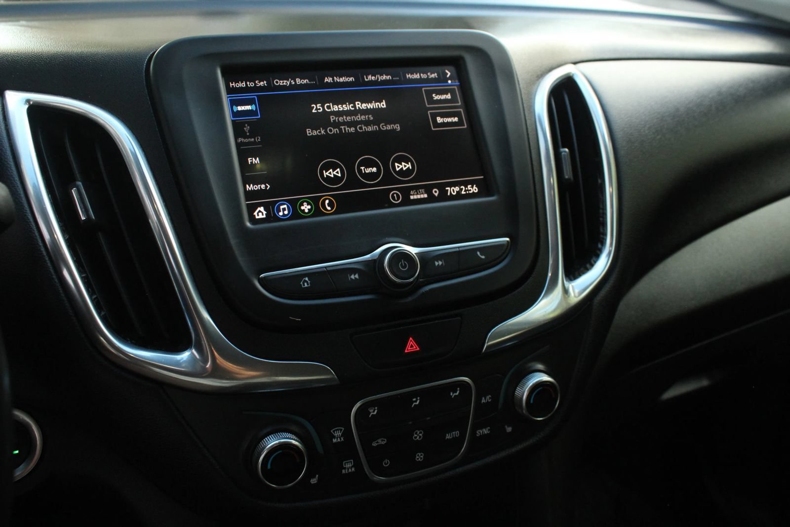 Used 2020 Chevrolet Equinox LT w/ Driver Convenience Package FWD image 30