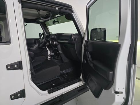 Used 2015 Jeep Wrangler Unlimited Sport image 21