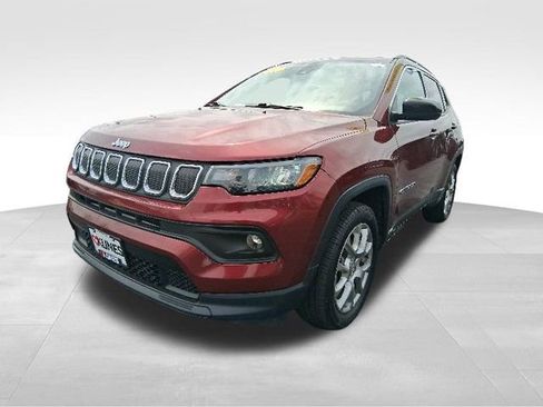 Used 2022 Jeep Compass Latitude AWD/4WD image 4