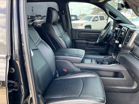 Used 2024 RAM 2500 Limited image 30