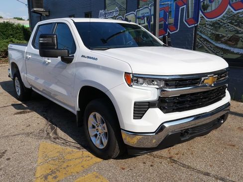 Used 2023 Chevrolet Silverado 1500 LT AWD/4WD image 17