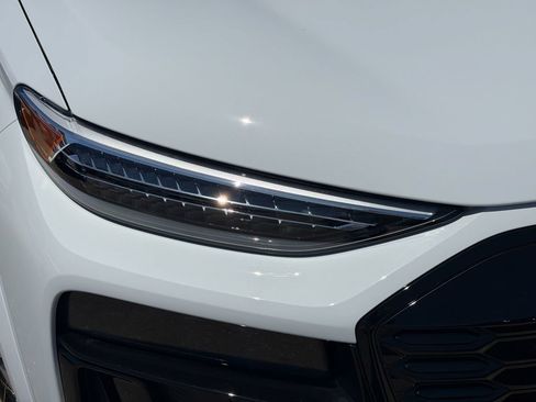 New 2027 Audi Q6 e-tron Premium Plus AWD/4WD image 4