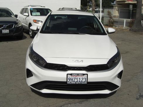 Used 2023 Kia Forte LXS FWD image 2