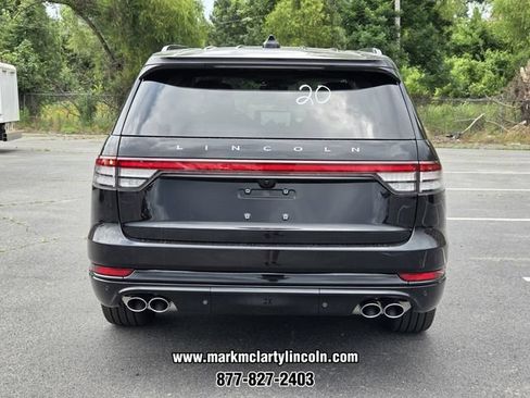 New 2026 Lincoln Aviator AWD w/ Jet Appearance Package image 4